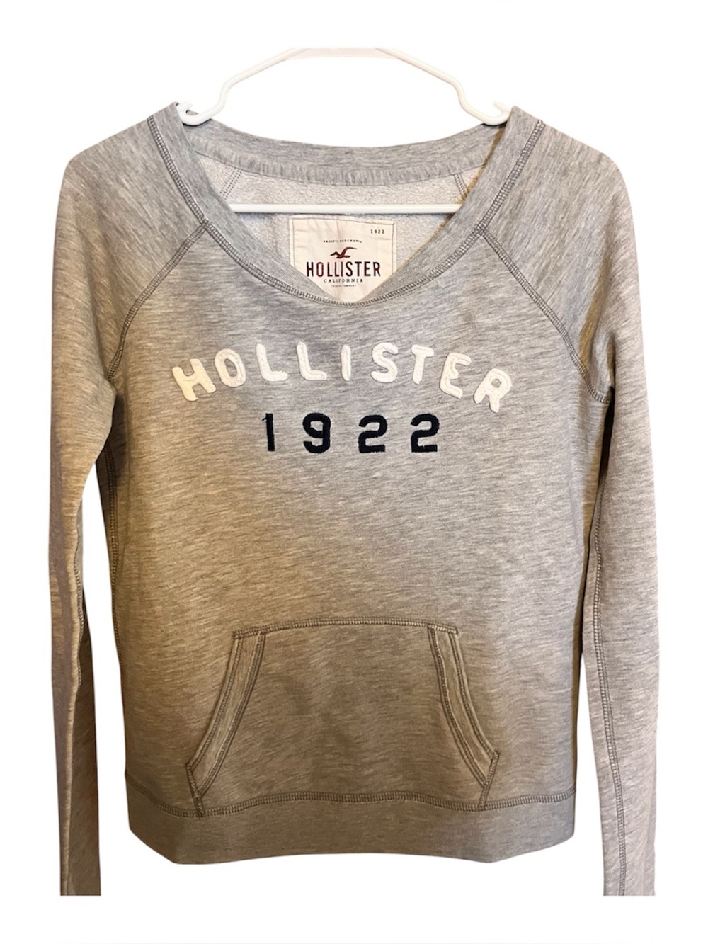 Hollister Women's Gray Sweater